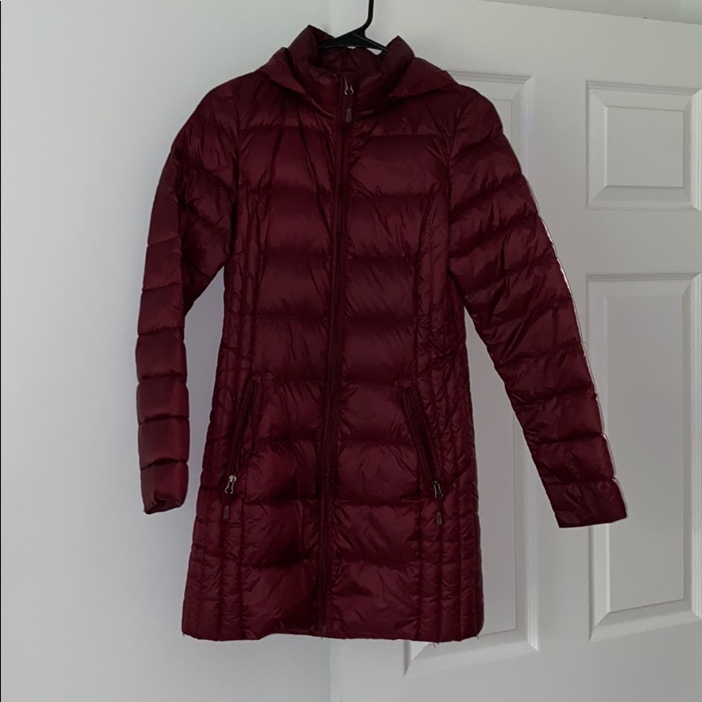 Lightweight down maroon jacket